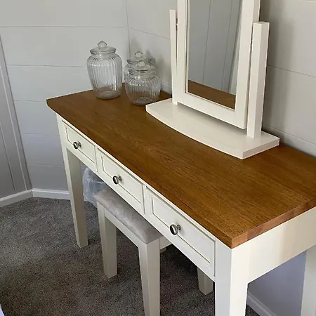 Hollicarrs - Newlands