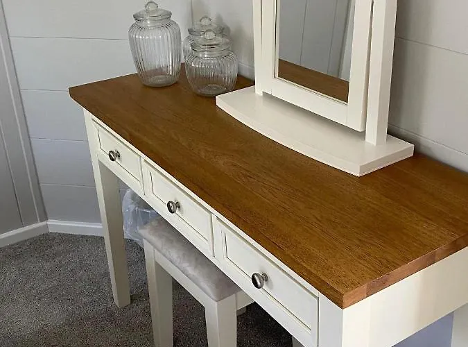 Hollicarrs - Newlands