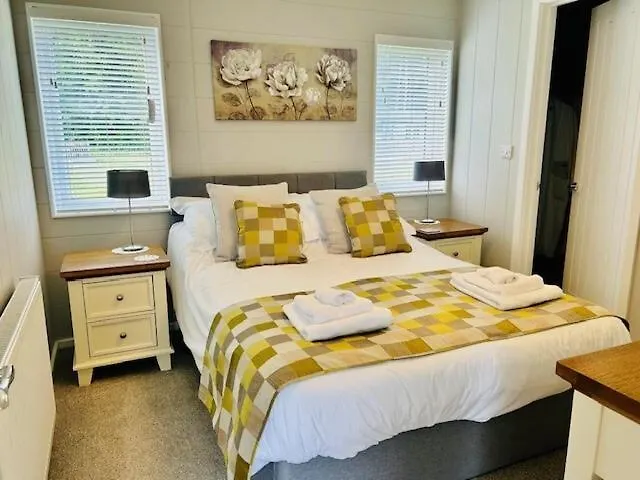 Hollicarrs - Newlands *