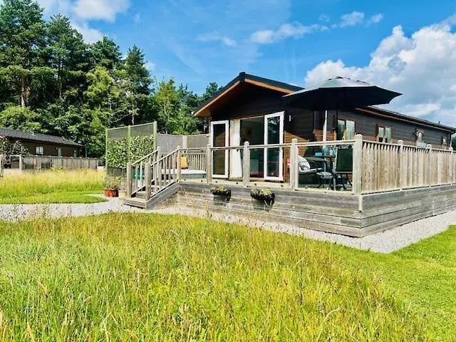 Hollicarrs - Newlands Lodge